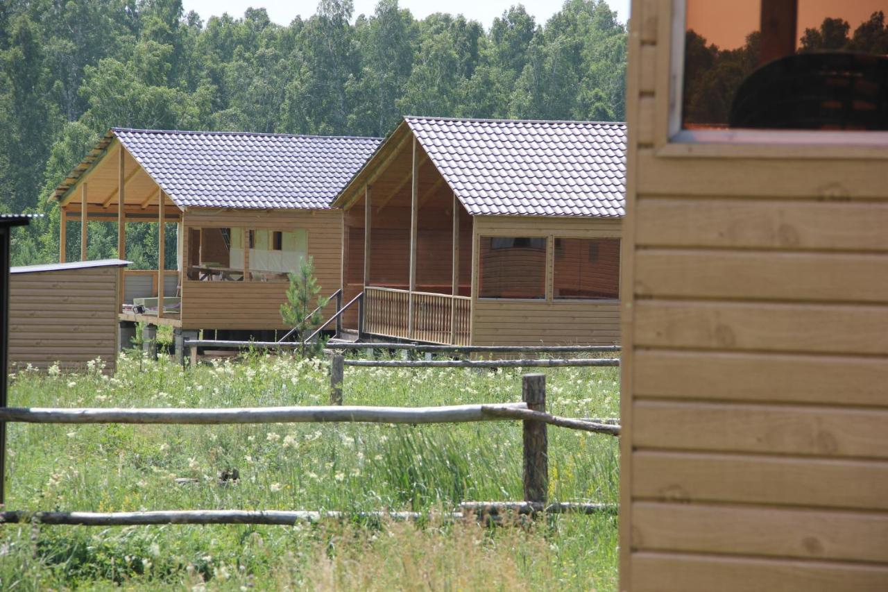 Земляничная Поляна Боровое Shchuchinskiy Exterior foto